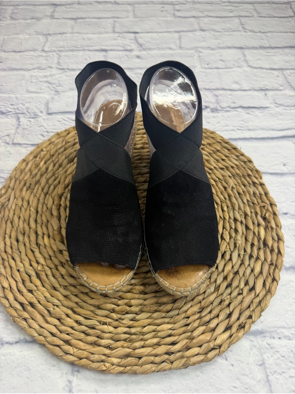 Gentle Souls Black Espadrille Wedge Sandals w/ Crossover Elastic Straps. 8.5.
